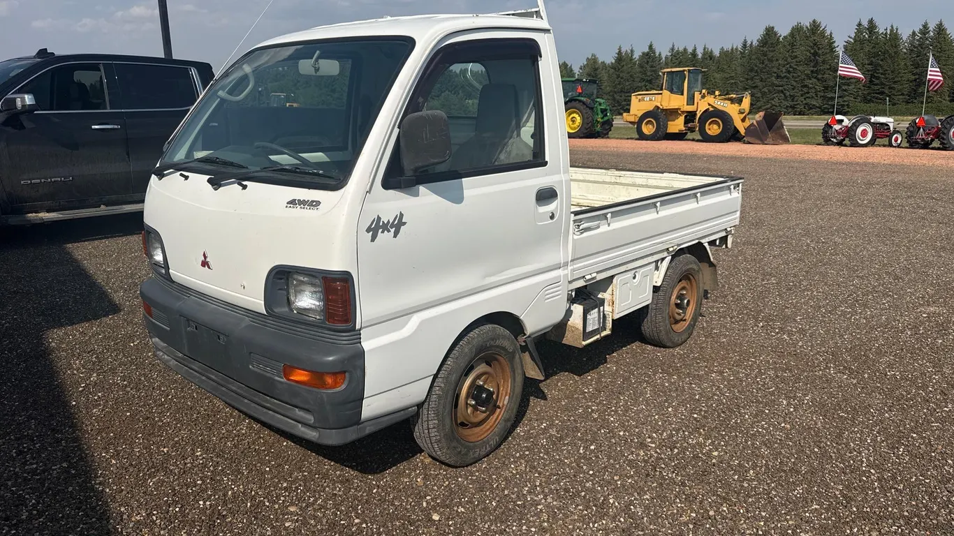 1997 Mitsubishi Multi-Purpose Vehicle