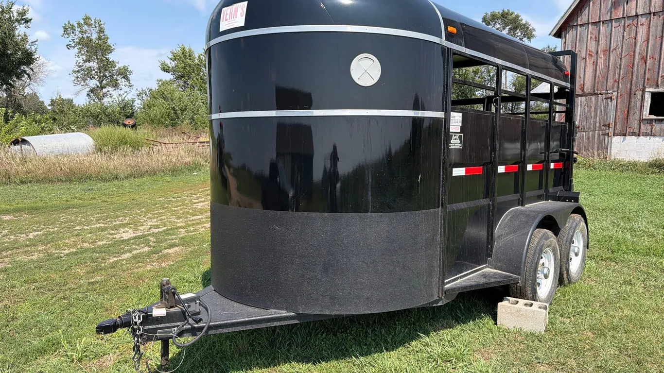 2020 Vern’s 8ft x 12ft Bumper Hitch Livestock Trailer-1 Owner--LIKE NEW