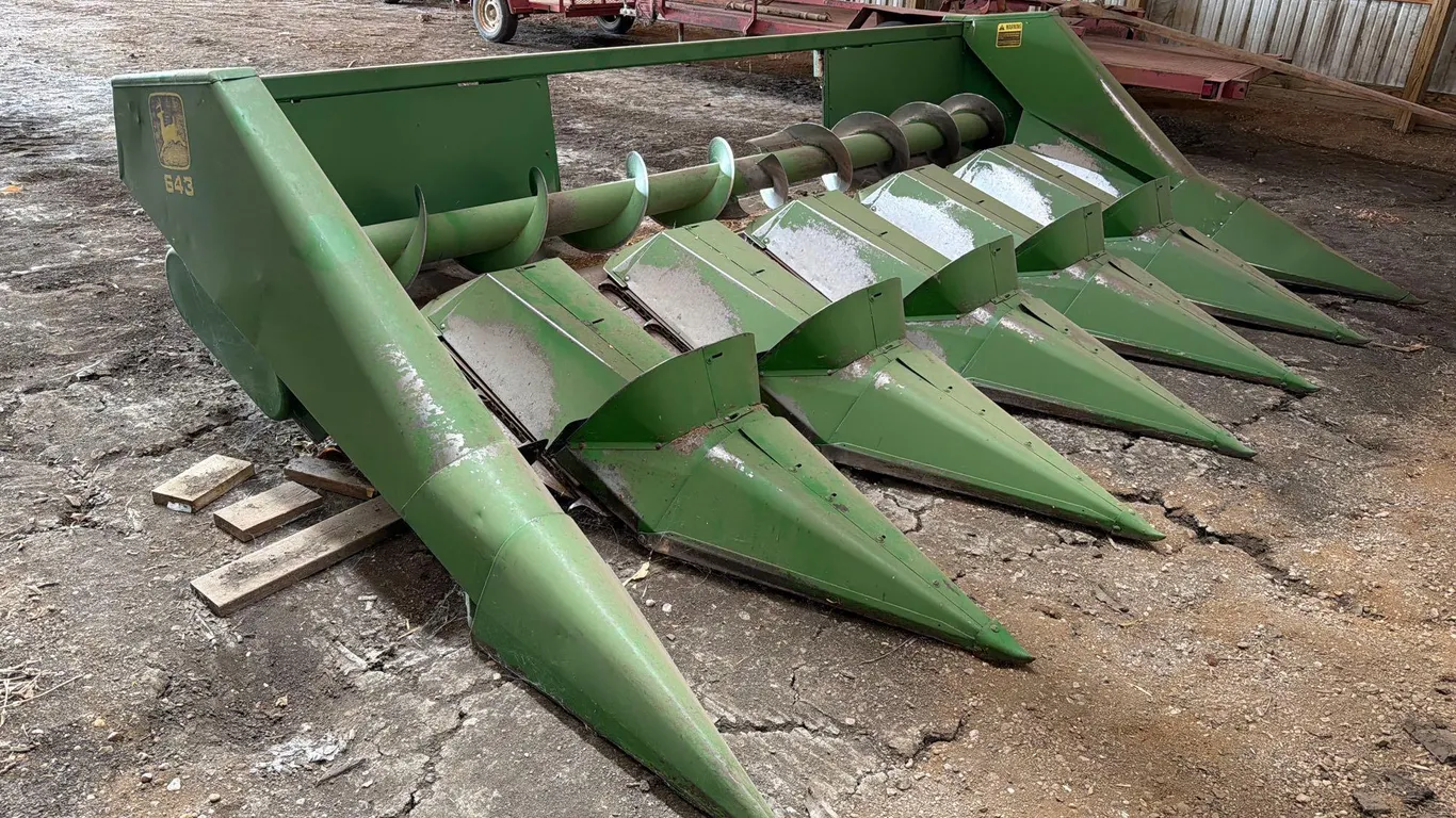 John Deere 643 6row30 Corn Head