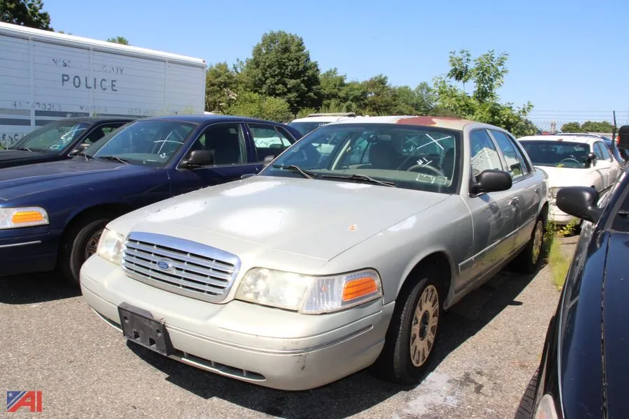 2005 Ford Crown Victoria 4DSD/Police Interceptor