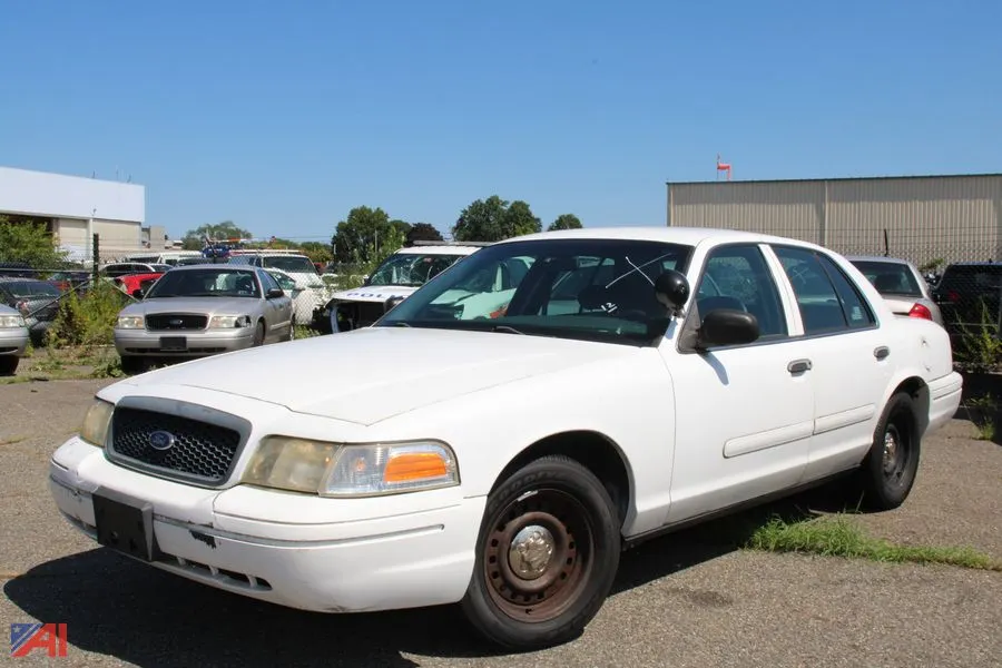 2001 Ford Crown Victoria 4DSD/Police Interceptor