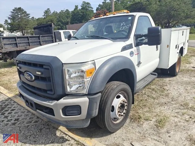 2016 Ford F550 Super Duty Pickup Truck