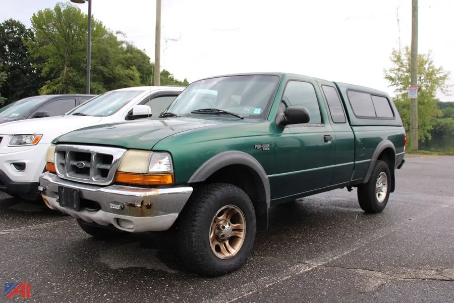 2000 Ford Ranger Pickup Truck with Cap