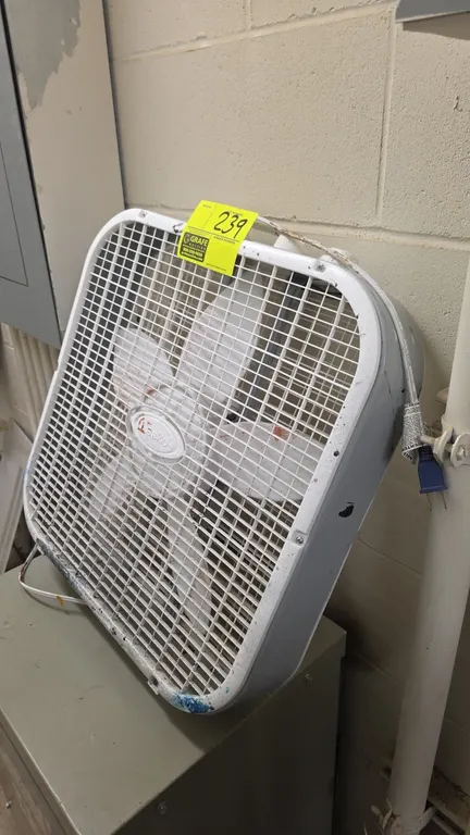 Lasko 20" box fan. Features a 5-blade design, top rotary speed control dial, and an integrated top carry handle.