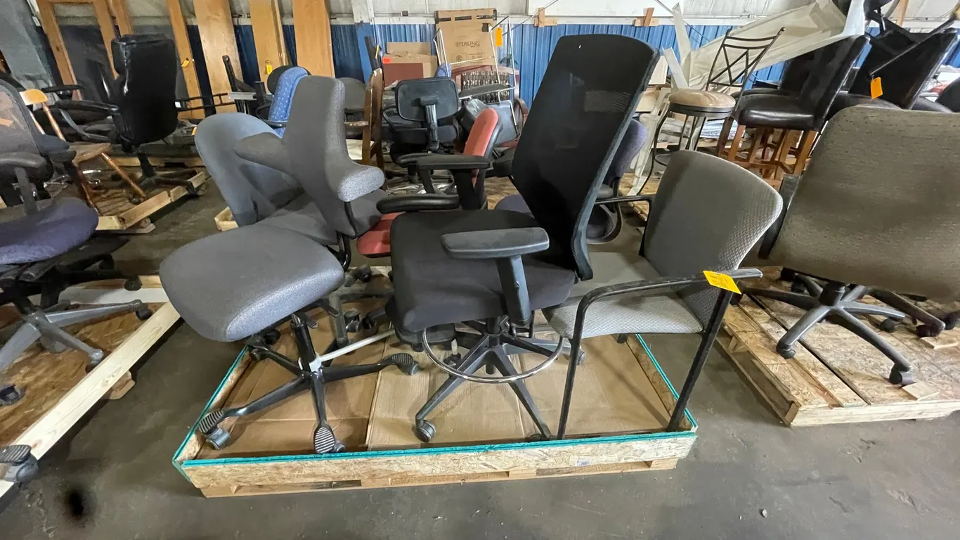 (6) Office Chairs