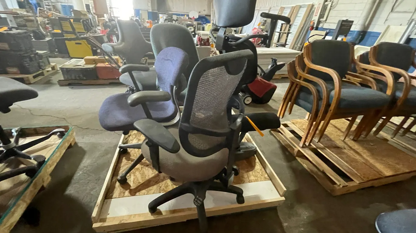 (5) Swivel Office Chairs
