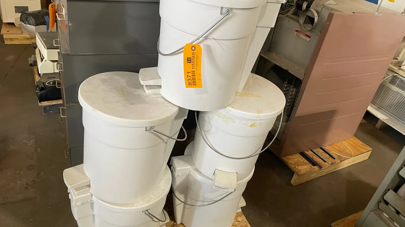 (5) Plastic 5 Gallon Foot Petal Trash Buckets