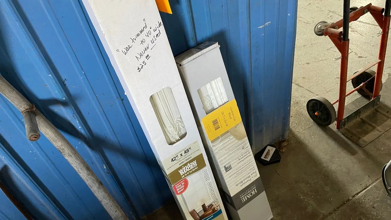 (2) Window Blinds