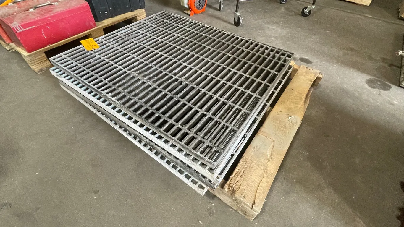 (5) Metal Floor Grates