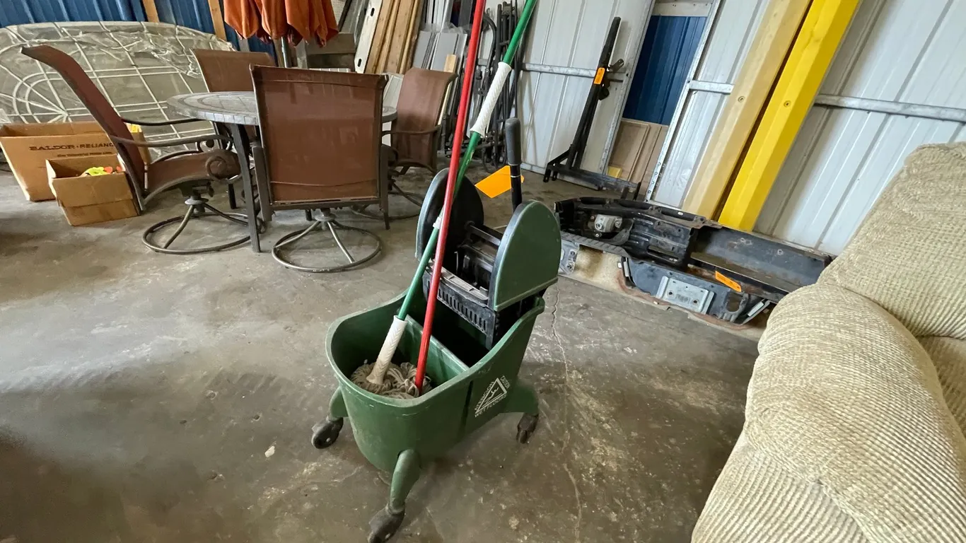 Poly Mop Bucket with Mops