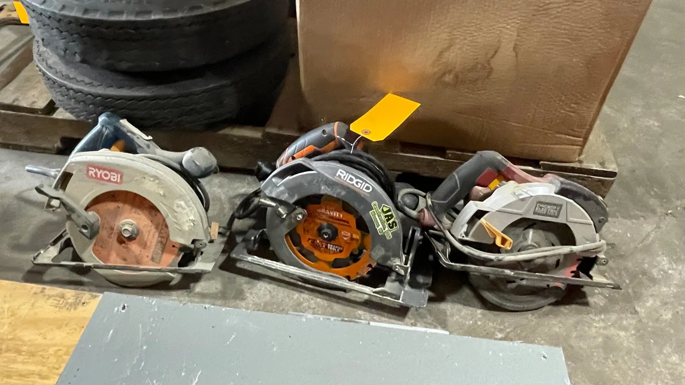 Assorted Corded Skil Saws