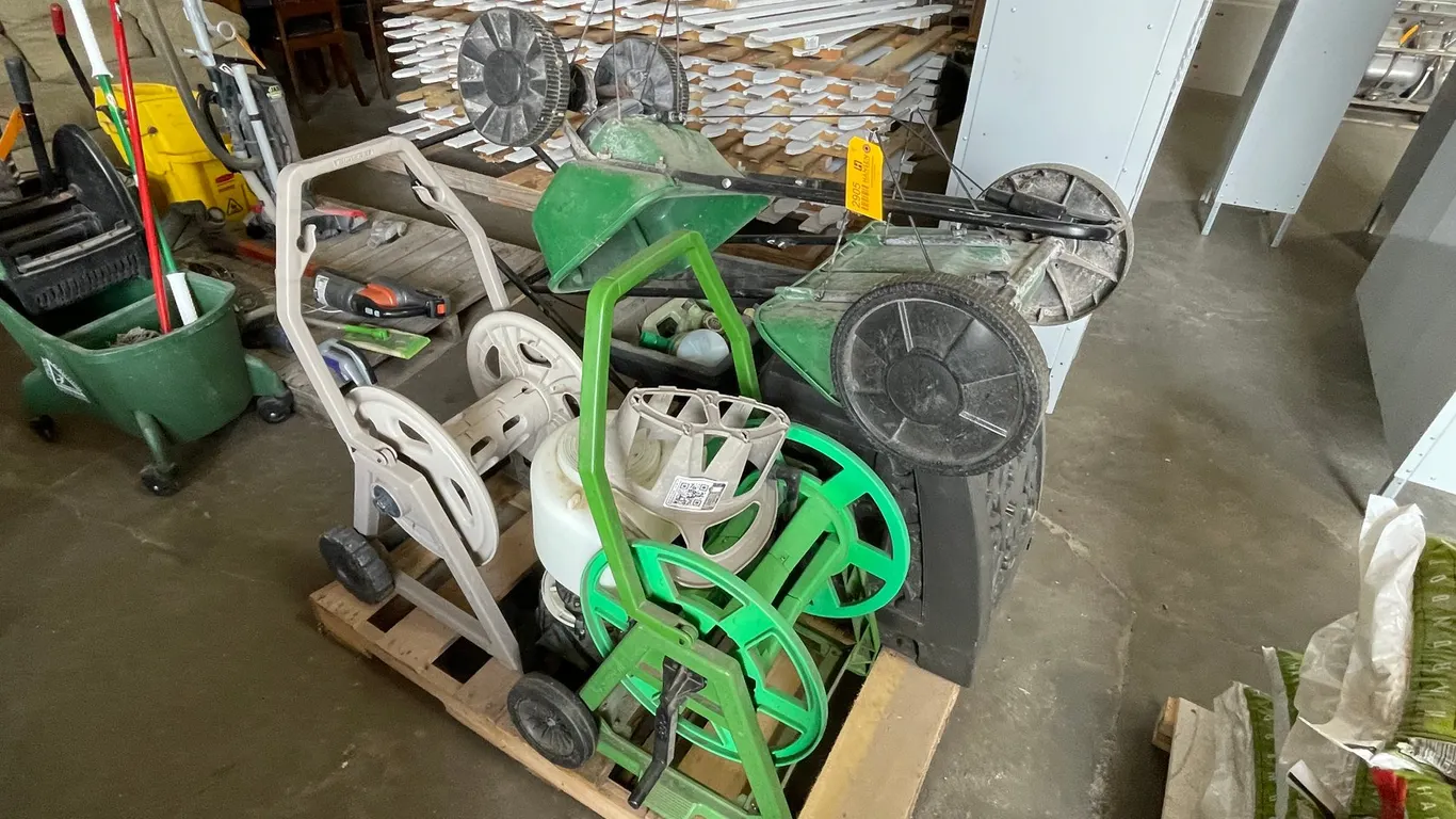 Lawn and Garden Pallet