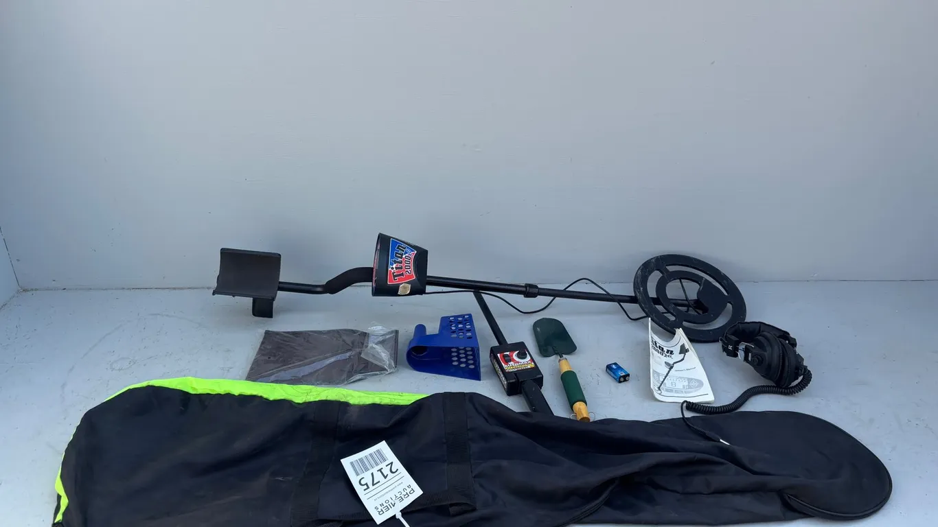 Titan 2000X Metal Detector