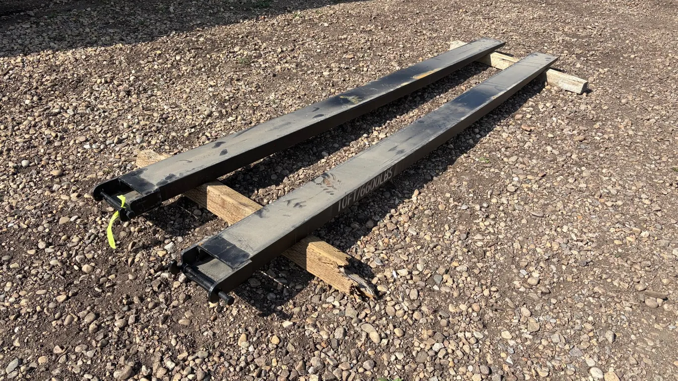 Unused 2026 Skid Steer 10' Pallet Fork Extensions