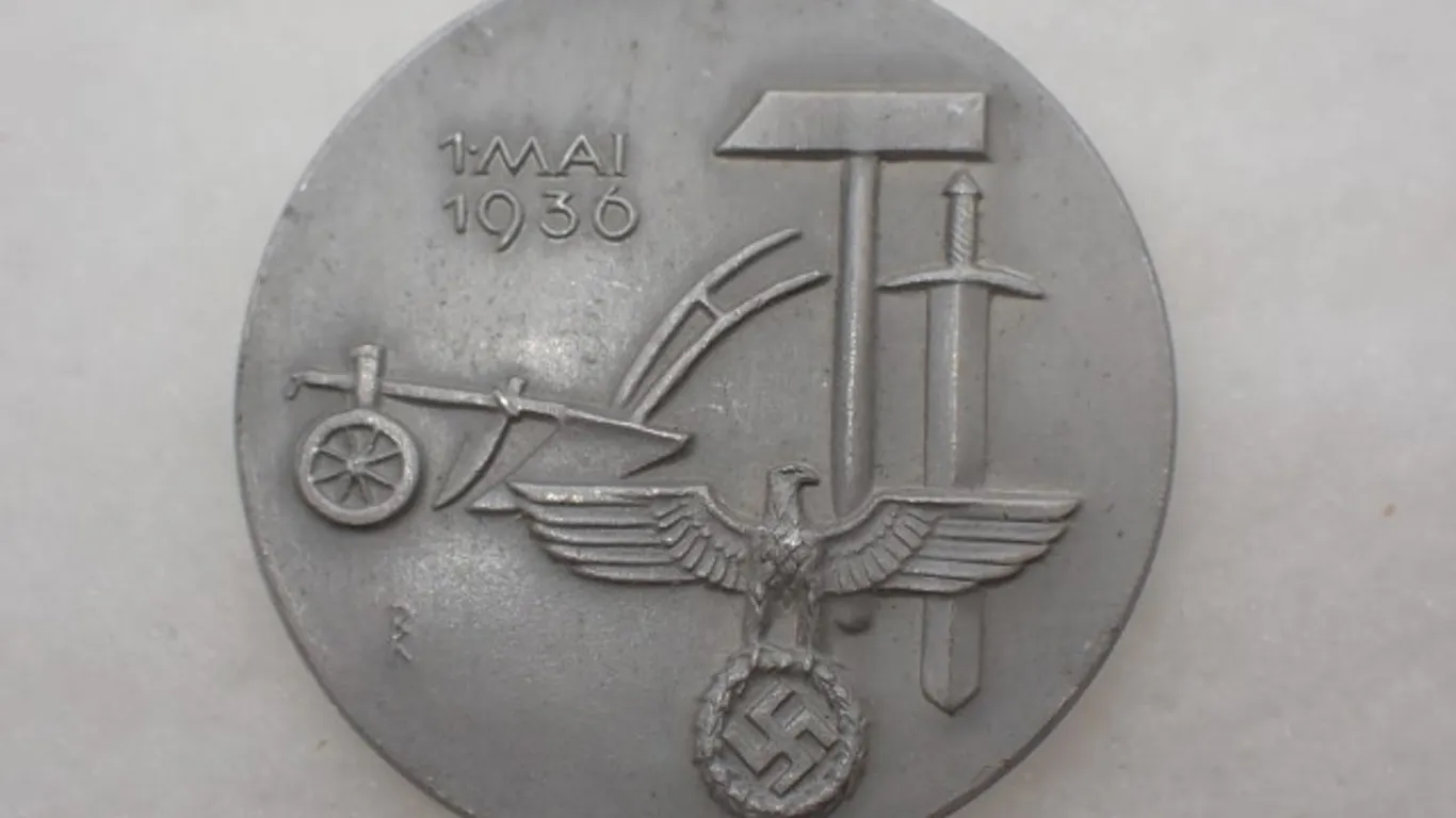 WWll 1936 Third Reich Labour Day Badge