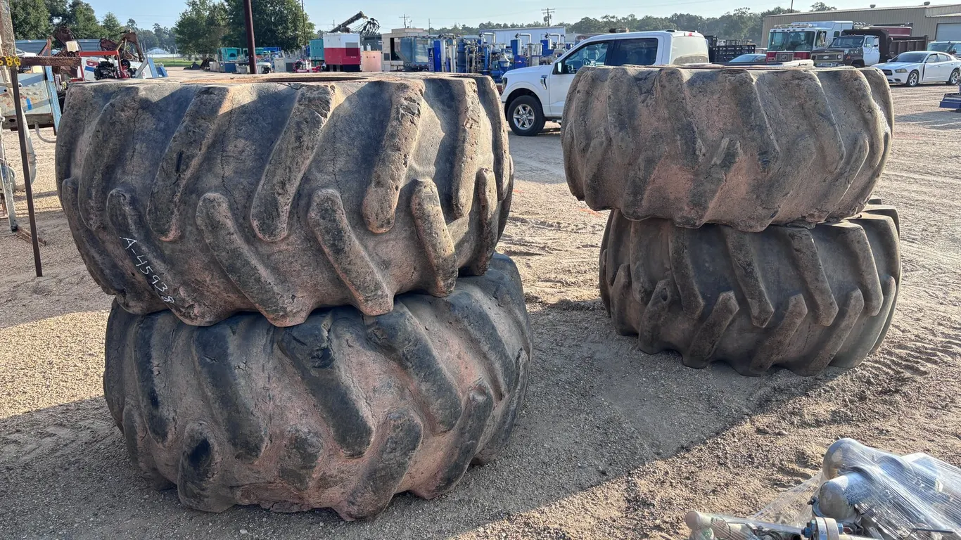 (4) 30.5-32 TIRES FITS CATERPILLAR SKIDDER