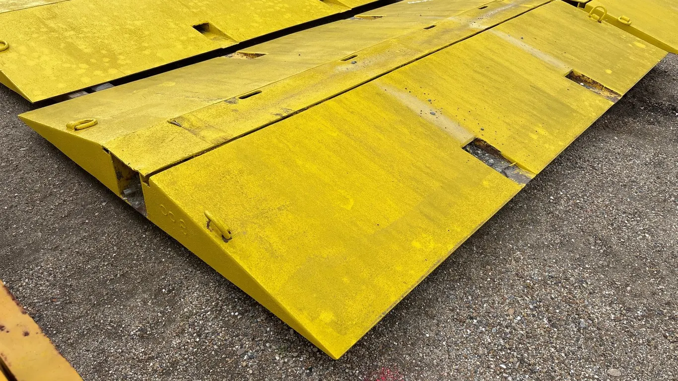 HOSE CROSSING RAMP