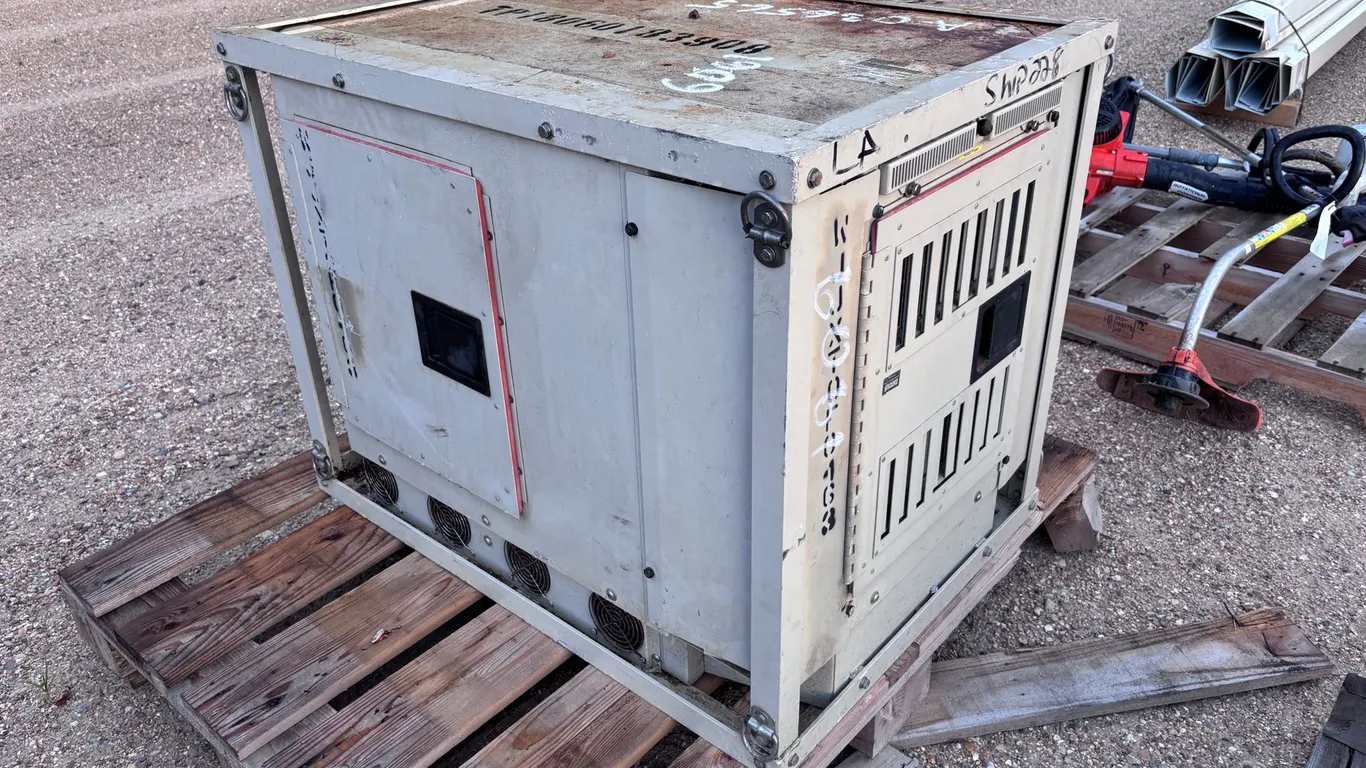 INSULATED AIR CONDITIONED BOX