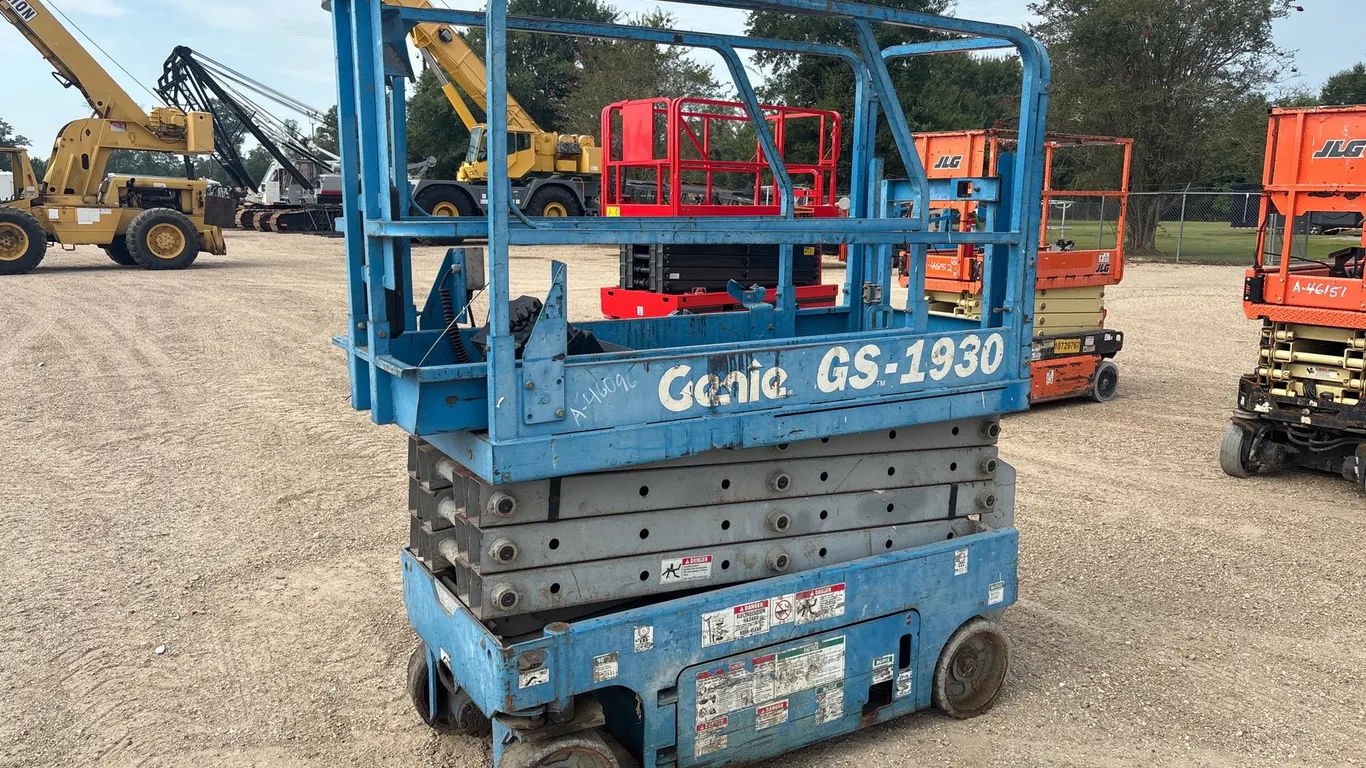 GENIE GS-1930 SCISSOR LIFT