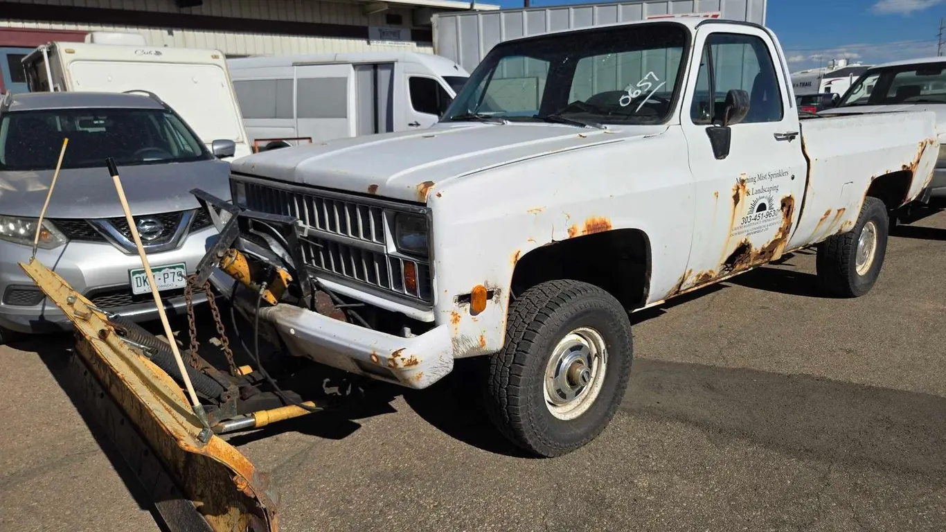 1981 CHEVROLET K10 TRUCK WITH PLOW, 1GCEK14H78J150657, KEY