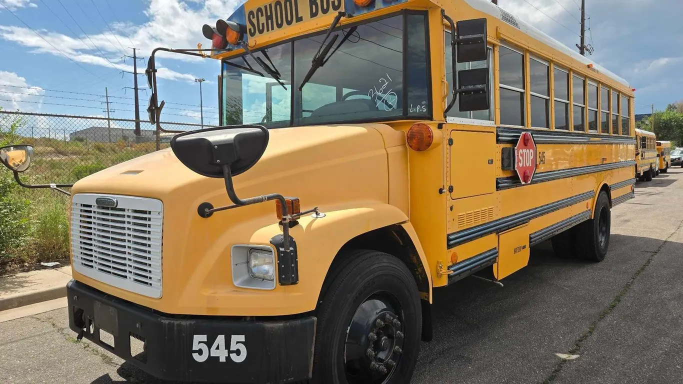 2005 FREIGHTLINER FS65 CHASSIS BUS, 4UZAAWCS05CU53621, KEY