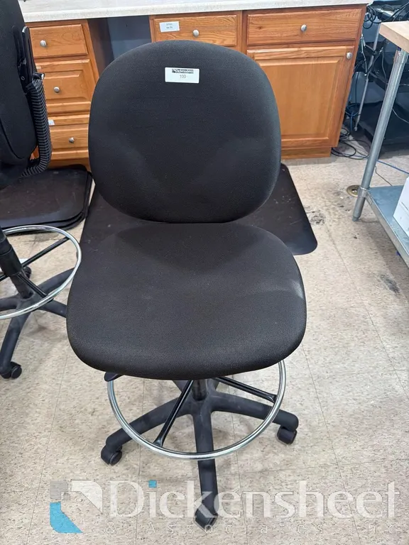 BLACK SWIVEL FIVE STAR BASE TASK STOOL