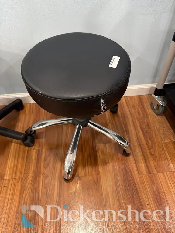 BLACK CUSHIONED FIVE STAR BASE LAB STOOL
