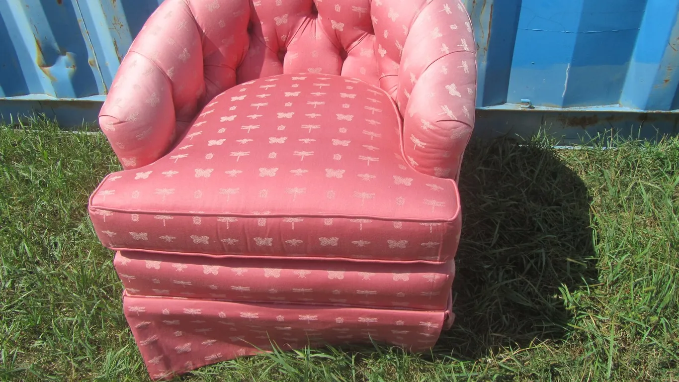 Spinning Upholstered Chair
