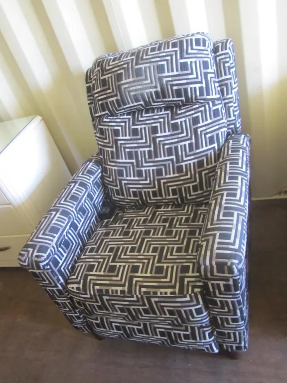Southern Motion Electric Recliner