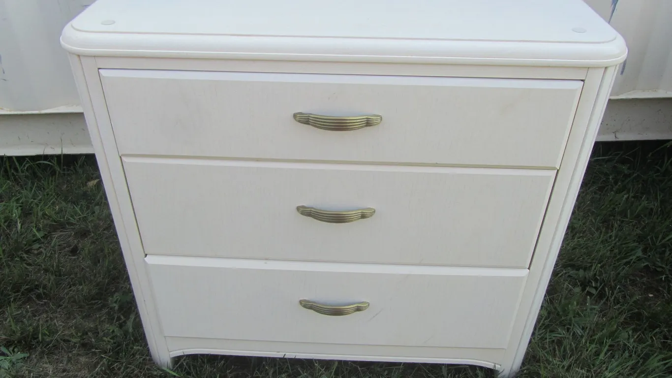 Impressions By Thomasville 3-Drawer Dresser