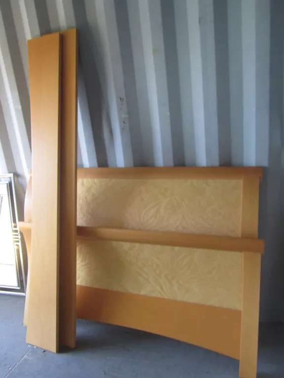 Queen Size Sleigh Style Bed Set