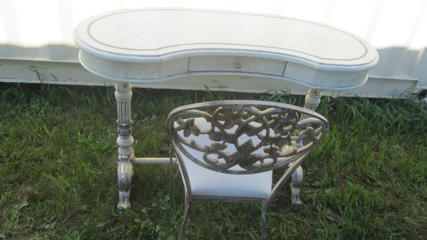 Unique Wood/Metal Desk And Chair Set