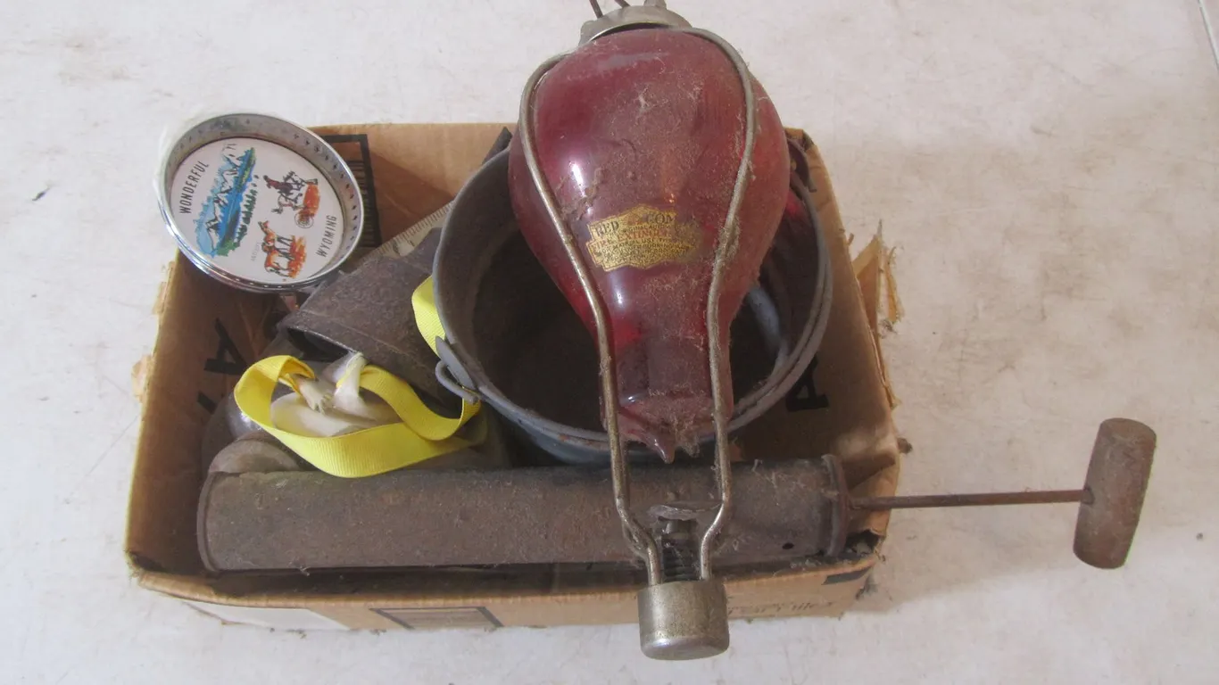 Box Of Assorted Vintage Items