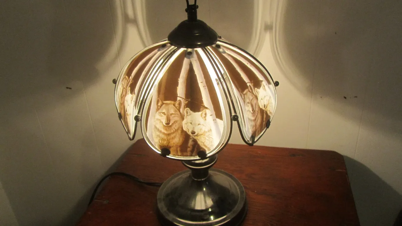 Wolf Themed Touch Tone Table Lamp