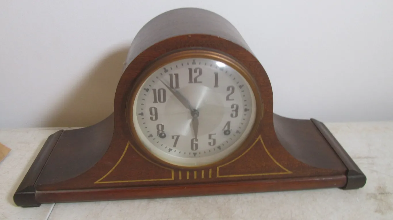 Mantle Clock