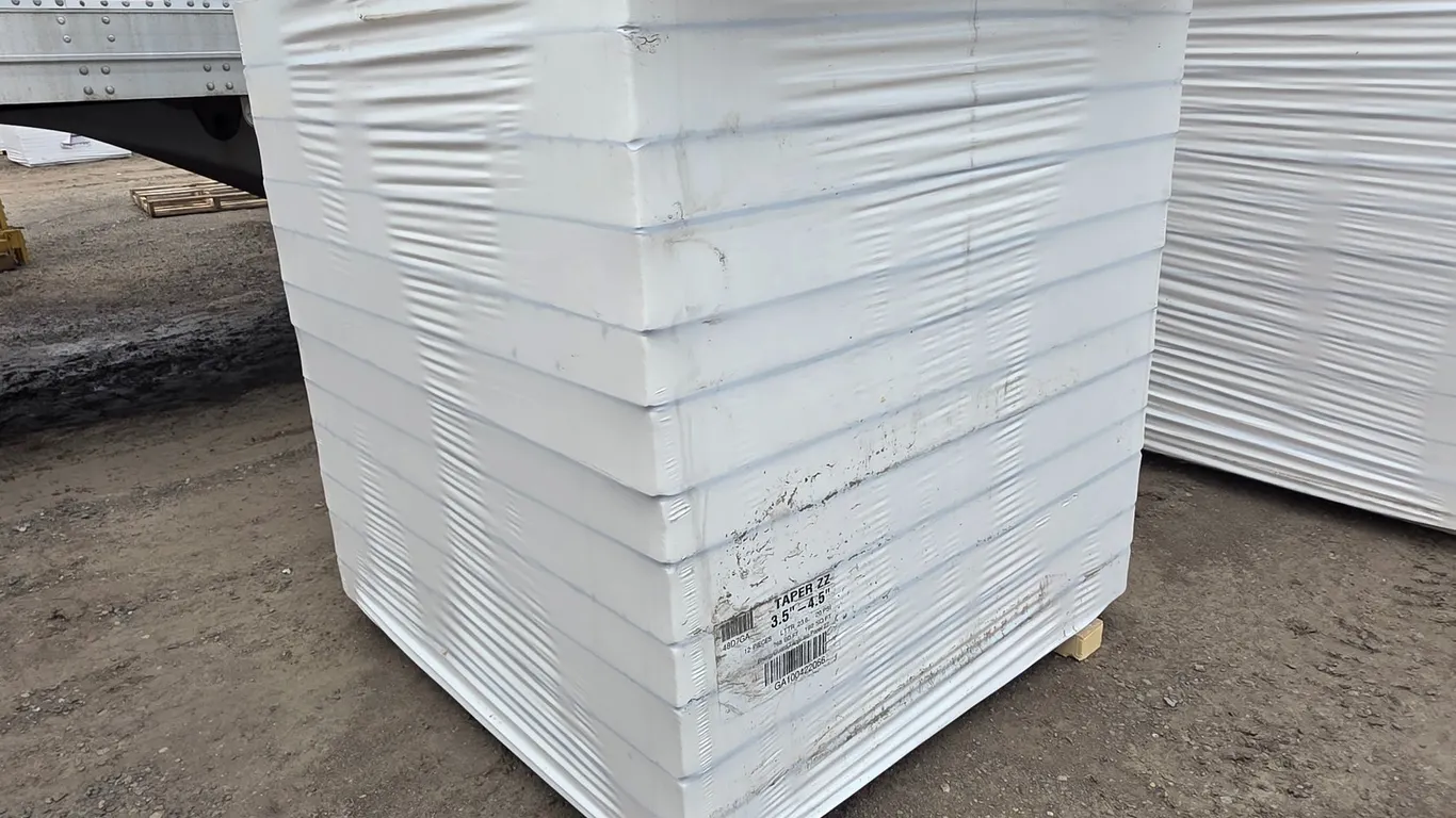 (12) 4'x4' EnergyGuard Taper Iso Panel ZZ Insulation Sheets