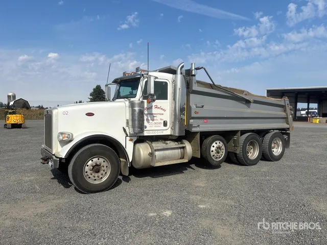 2014 Peterbilt 367 8x4 Tri/A Dump Truck