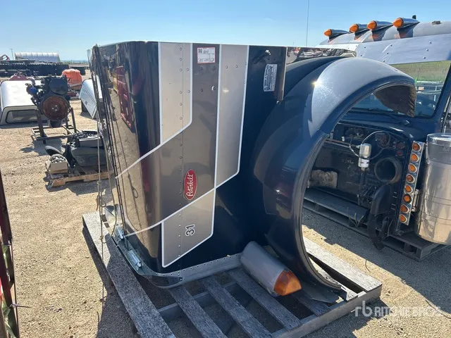 Peterbilt 379 Truck Hood