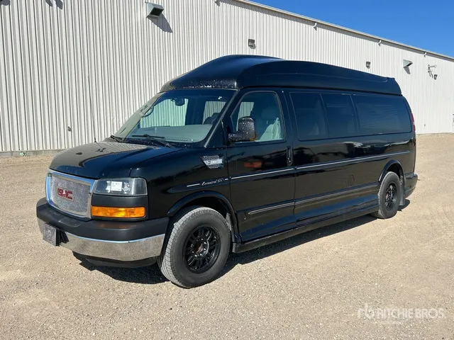 2011 GMC Savana Limited SE 8 Passenger Van