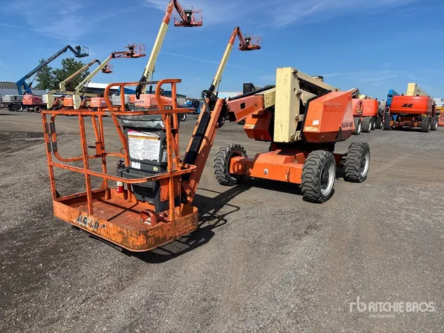 2016 JLG 340AJ 4WD Dual Fuel Articulating Boom Lift