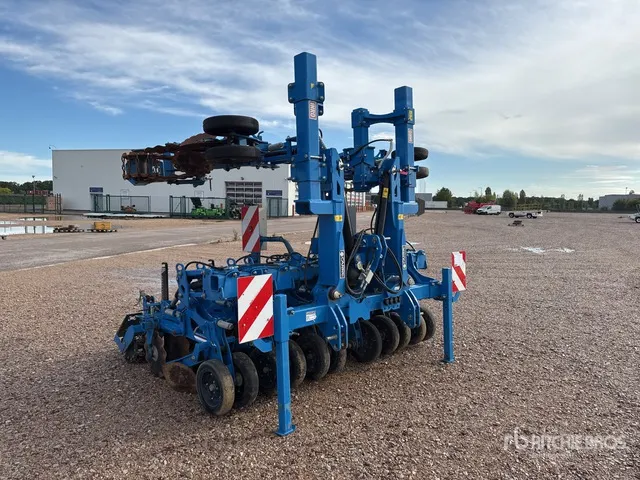 2018 Carre Strip Till Inro Semoir 8 Rangs 4.5 m 3-Point 8 Row Strip-Tiller