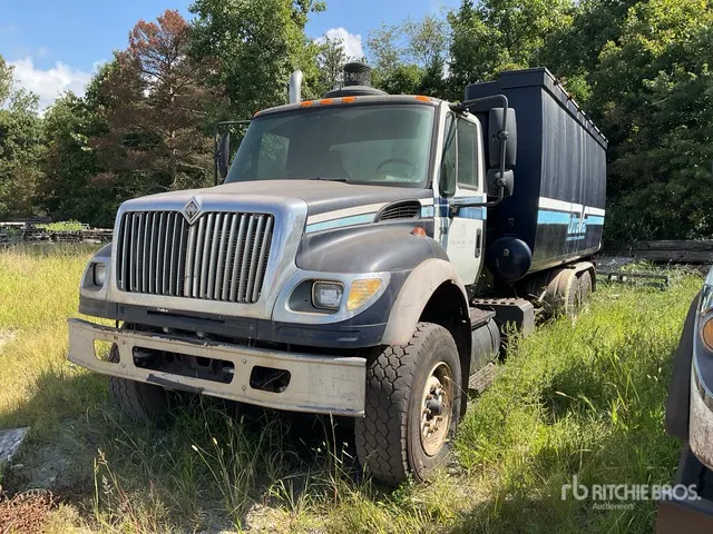 2006 International 7600 6x4 Vacuum Excavator Truck (Inoperable)