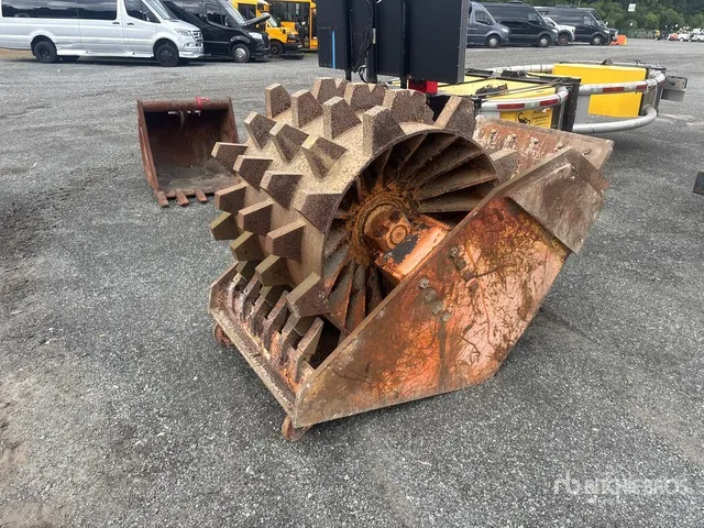 36 in Excavator Compactor Attachment - Fits Cat 345