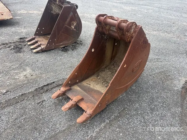 2005 Geith HD48 24 in Digging Excavator Bucket - Fits Volvo EW180
