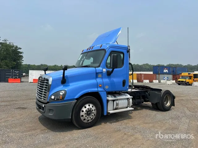 2019 Freightliner Cascadia 125 4x2 S/A Day Cab Truck Tractor
