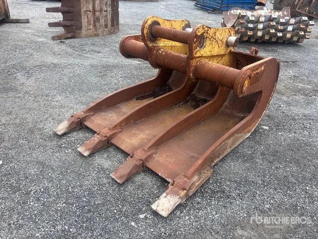 52 in Slab Excavator Bucket - Fits Cat 330