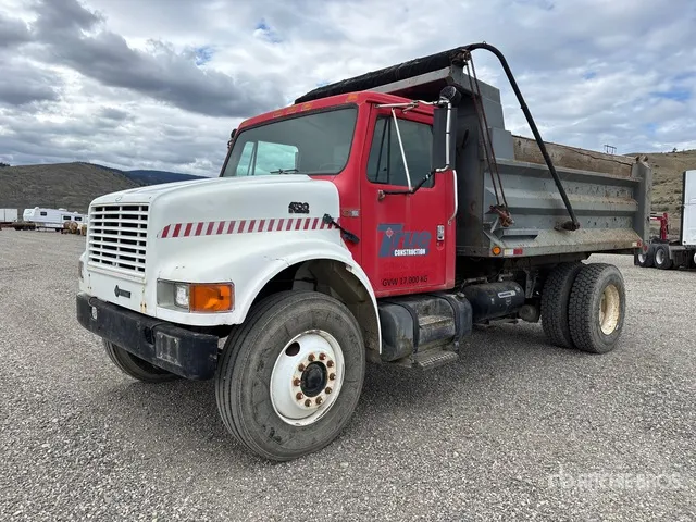 1982 International 1954 4x2 S/A Dump Truck