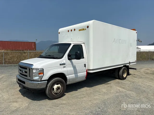 2018 Ford E-450 4x2 Van Truck
