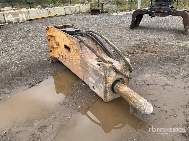 Soosan SB100 TS-P 2400 mm Hydraulic Breaker