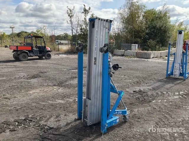 2015 Genie SLA-25 Material Hoist